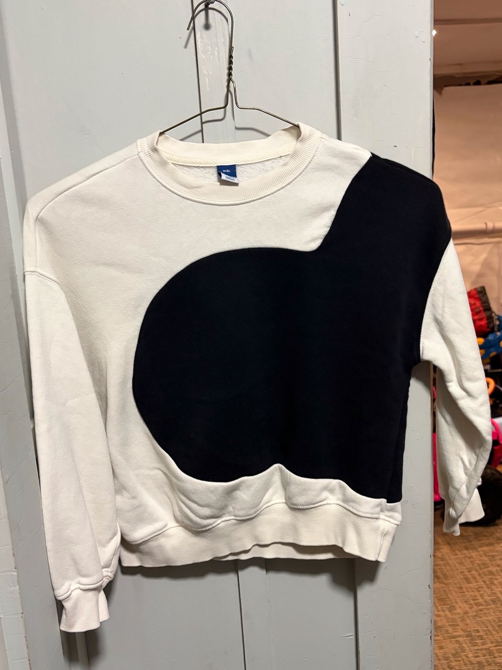 Kids old navy sweater size m